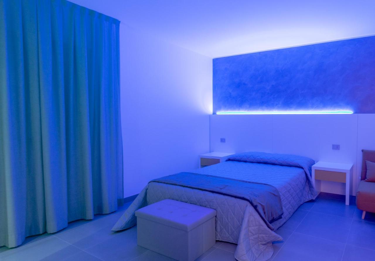Brigante Suites Misano Adriatico Exterior foto